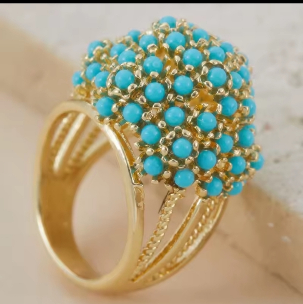 Trendy Hollow Gold Tone Inlay Pearls Ring